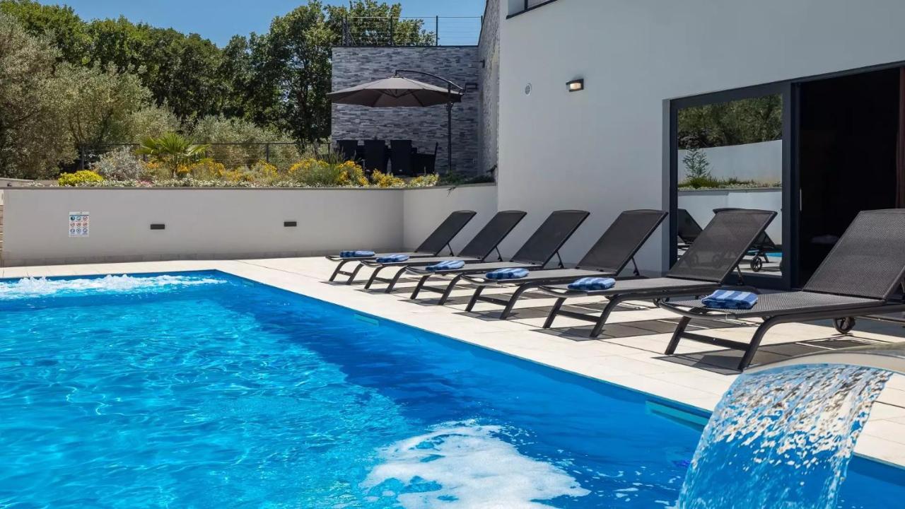 Luxury Subventus