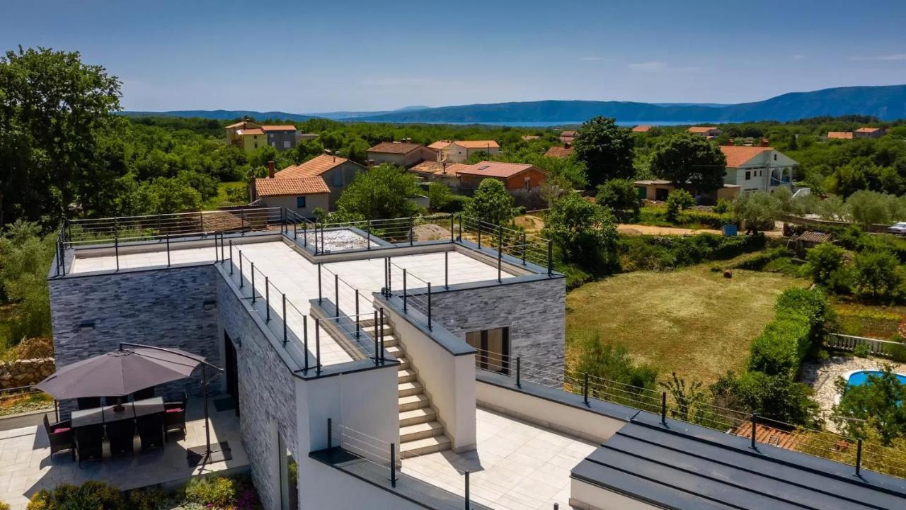 Luxury Subventus Villa