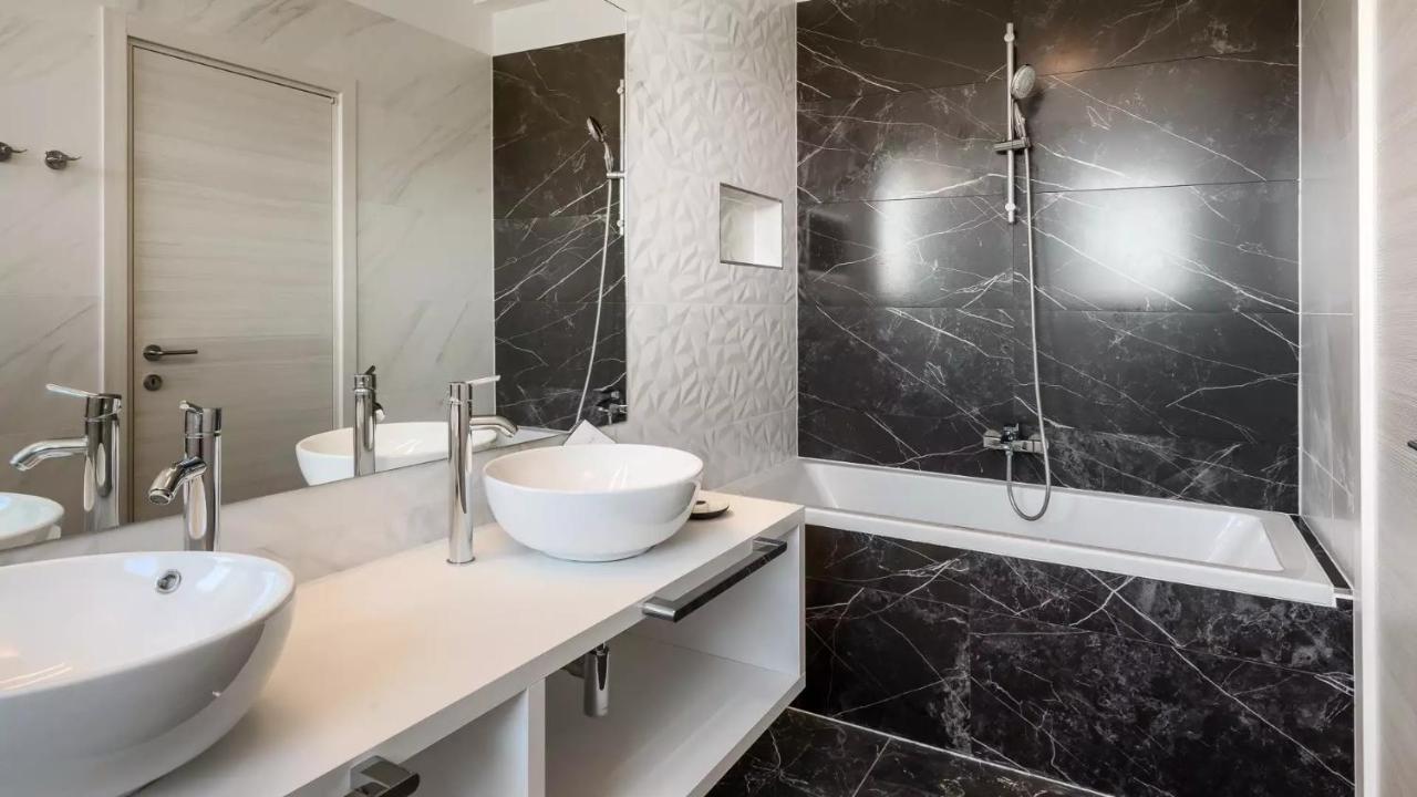 Luxury Subventus Villa