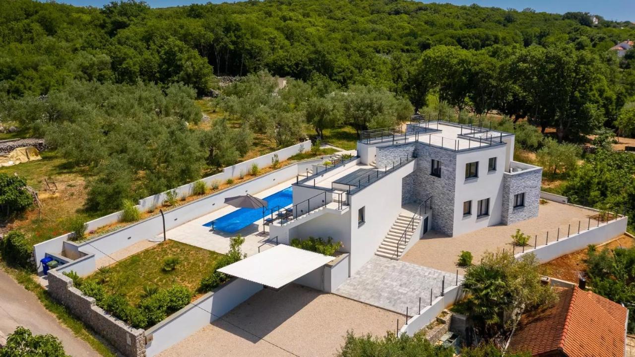 Luxury Subventus Bajcici